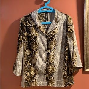 Snake print blouse with 3/4 flare sleeve